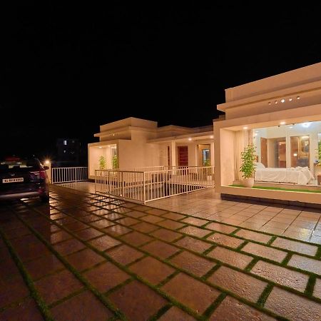 Glen Castle Vagamon Pool Resort By Voye Homes ภายนอก รูปภาพ