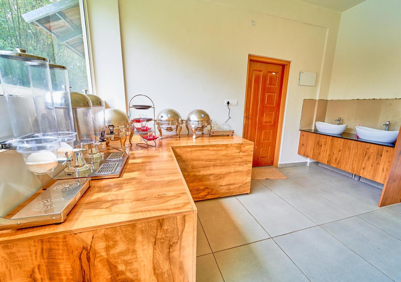 Glen Castle Vagamon Pool Resort By Voye Homes ภายนอก รูปภาพ