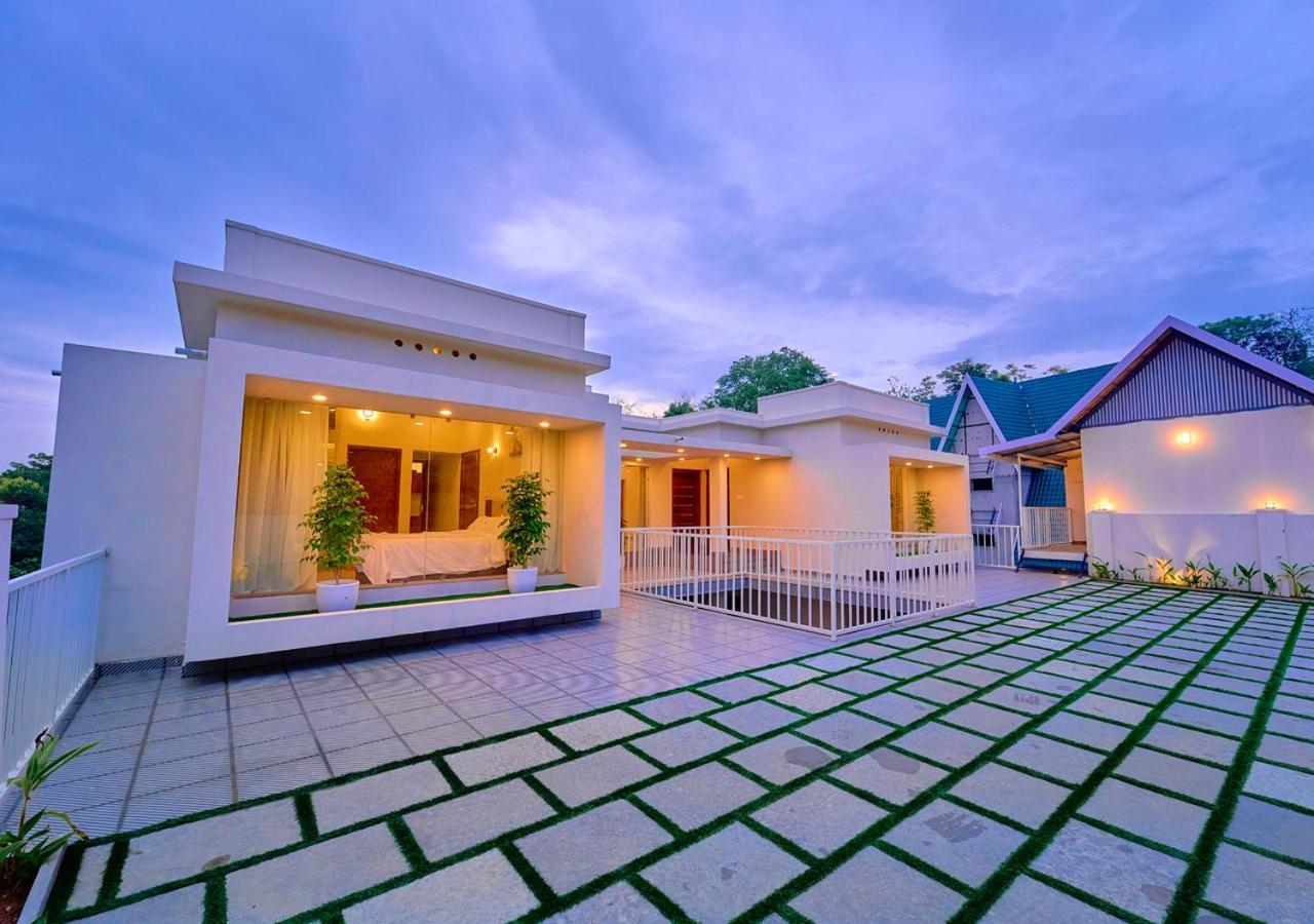 Glen Castle Vagamon Pool Resort By Voye Homes ภายนอก รูปภาพ