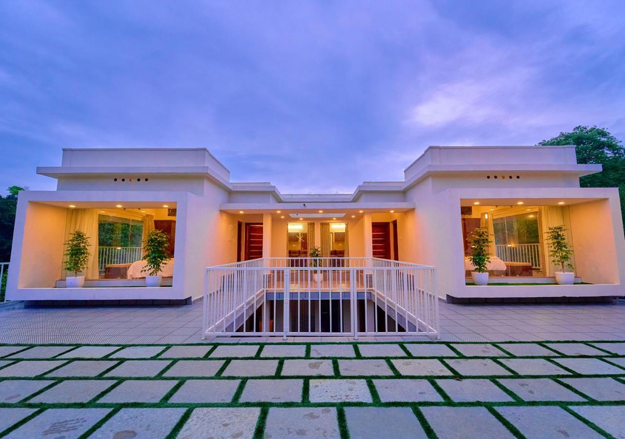 Glen Castle Vagamon Pool Resort By Voye Homes ภายนอก รูปภาพ