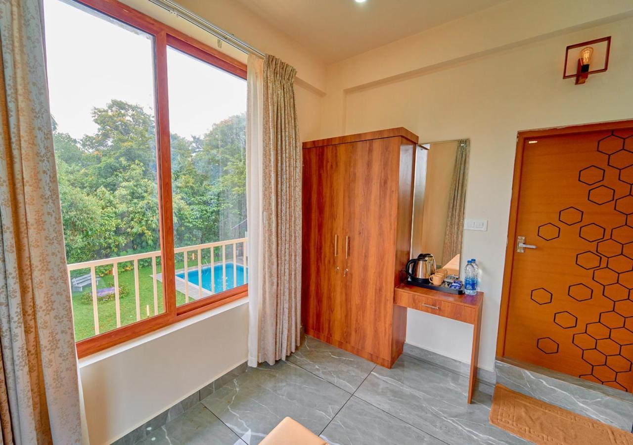 Glen Castle Vagamon Pool Resort By Voye Homes ภายนอก รูปภาพ