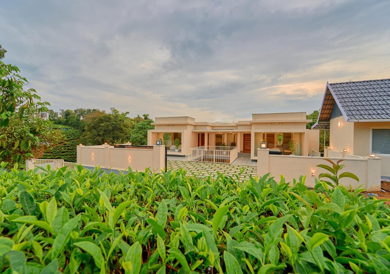 Glen Castle Vagamon Pool Resort By Voye Homes ภายนอก รูปภาพ