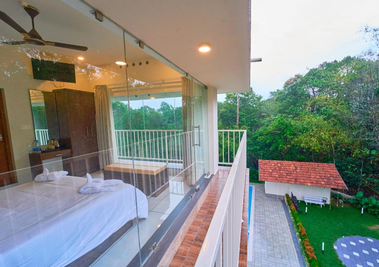 Glen Castle Vagamon Pool Resort By Voye Homes ภายนอก รูปภาพ